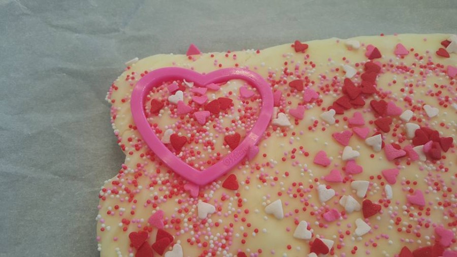 Valentine s White Chocolate Fudge Sparkles To Sprinkles