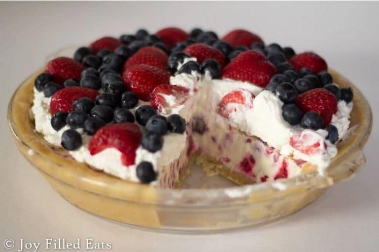 berries ice cream pie