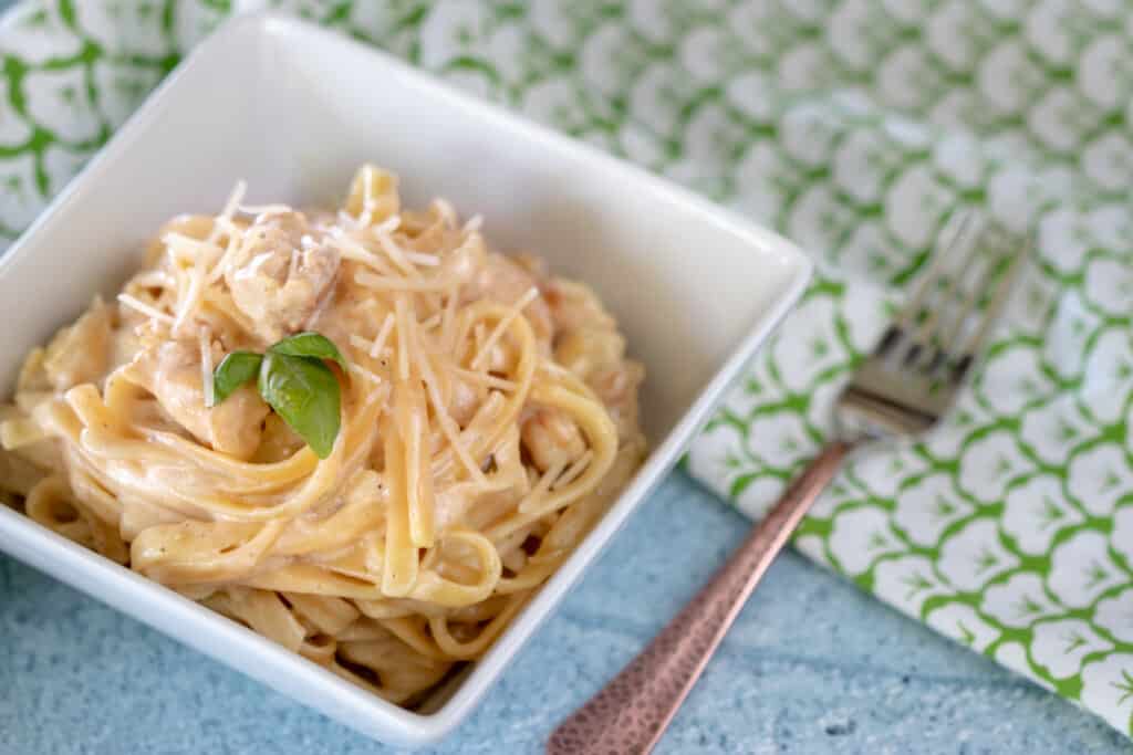 Instant Pot Chicken Fettuccine Alfredo
