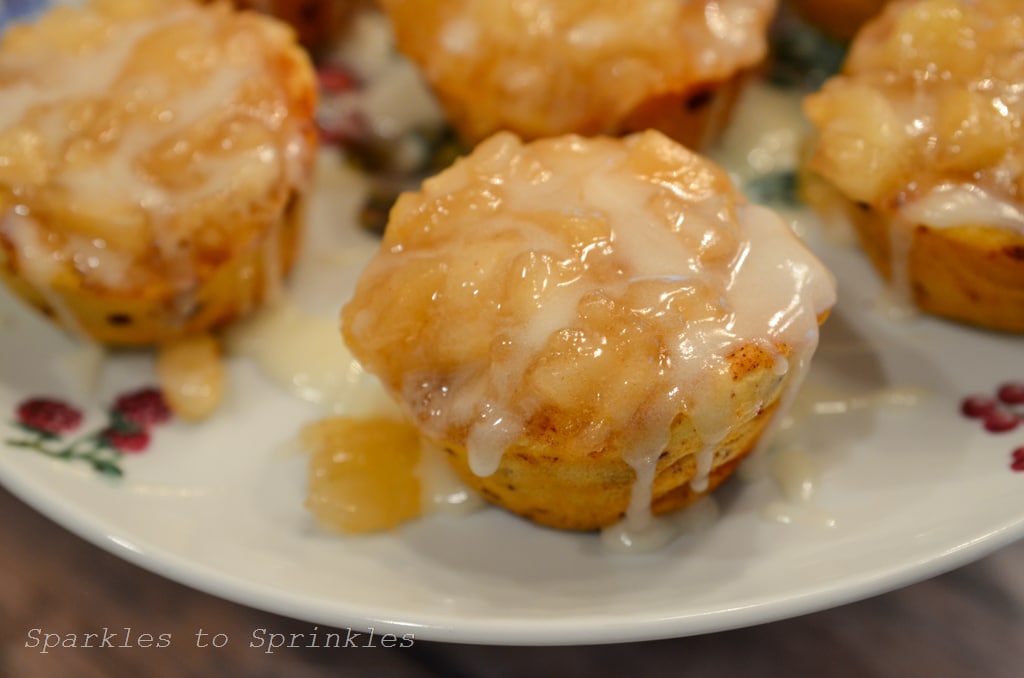 cinnamon roll apple pie cups