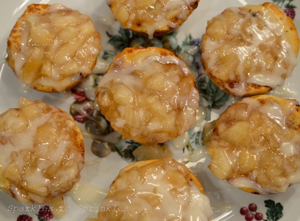 cinnamon roll apple pie cups