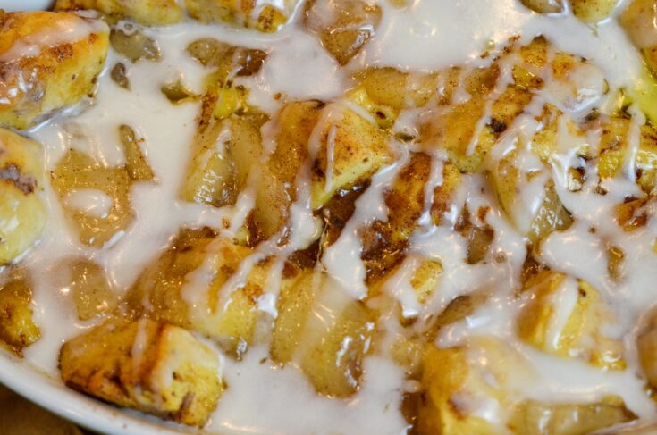 apple cinnamon roll bake