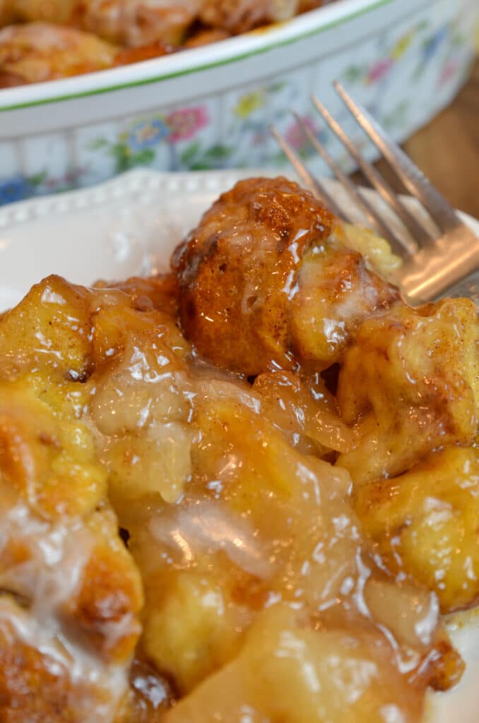 apple cinnamon roll bake