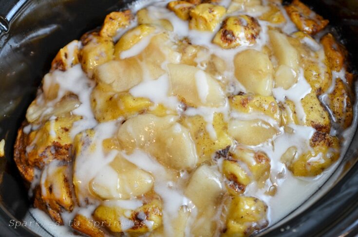 crockpot apple cinnamon roll casserole
