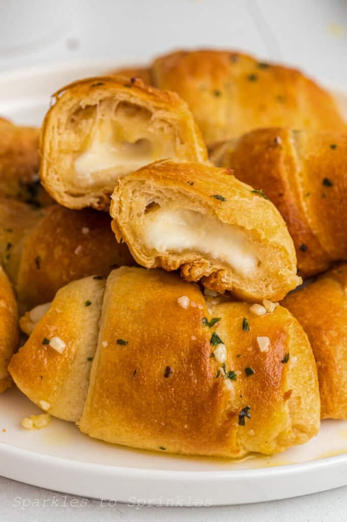 air fryer cheese stuffed crescent rolls