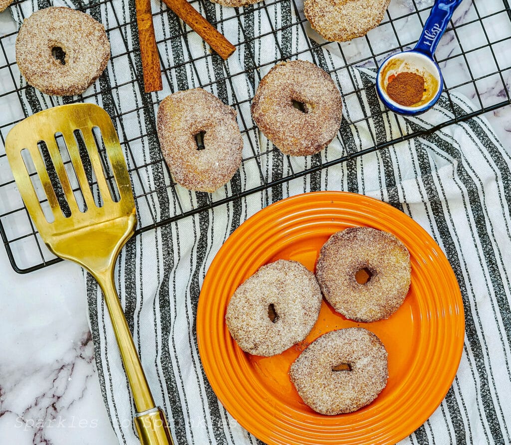 air fryer cinnamon sugar donuts