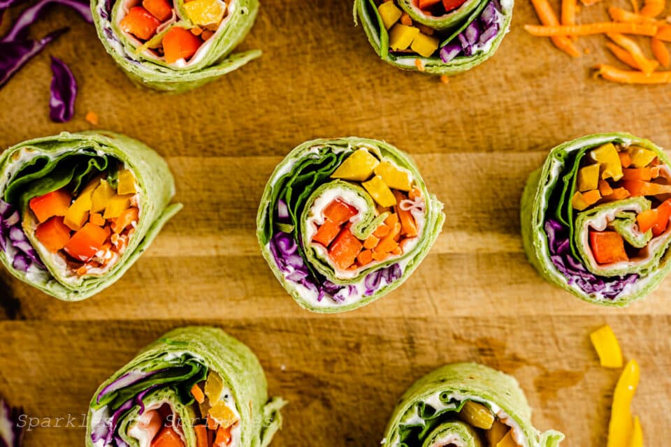 Colorful Veggie-Packed Pinwheel Sandwiches (Perfect for Parties ...