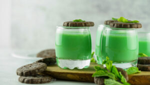 Dirty Girl Scout Shots – The Ultimate Mint Chocolate Cocktail Shot