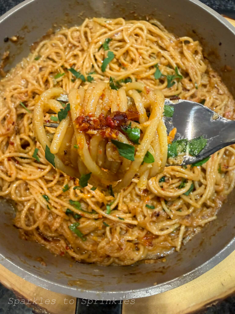 caramelized onion pasta