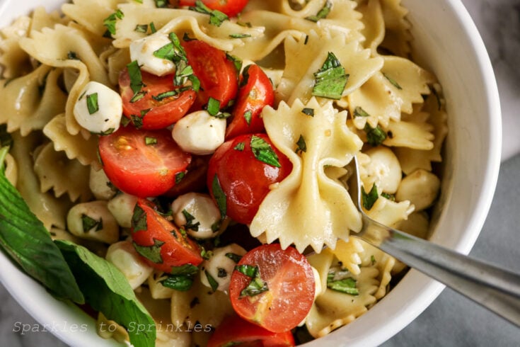 caprese pasta salad