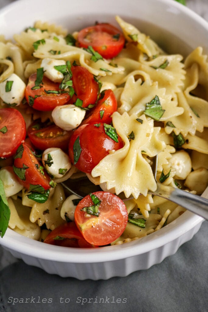 caprese pasta salad