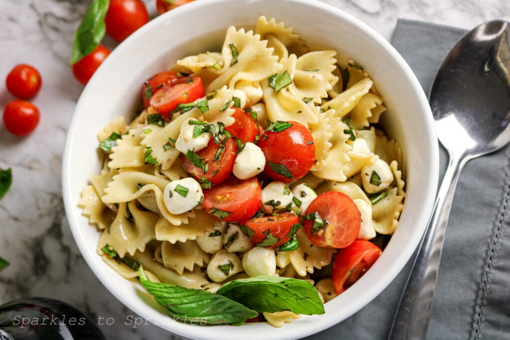 caprese pasta salad