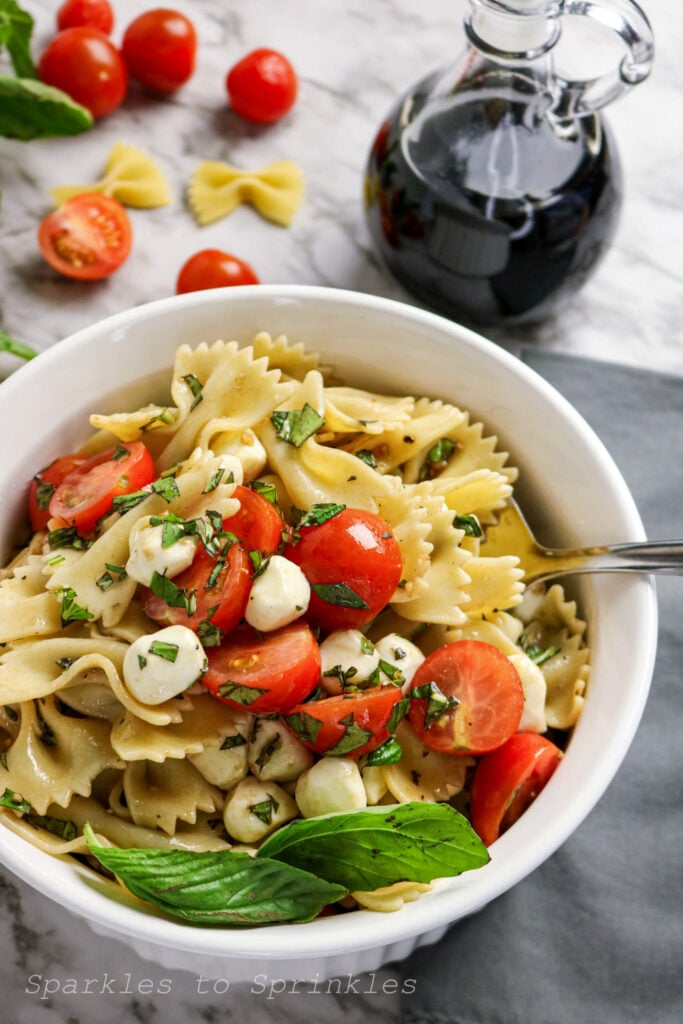 caprese pasta salad