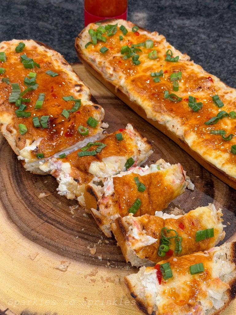 crab rangoon garlic bread