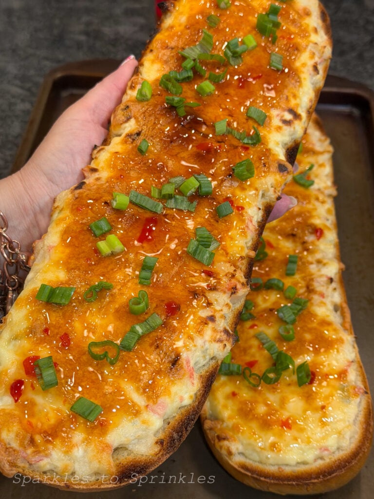 crab rangoon garlic bread