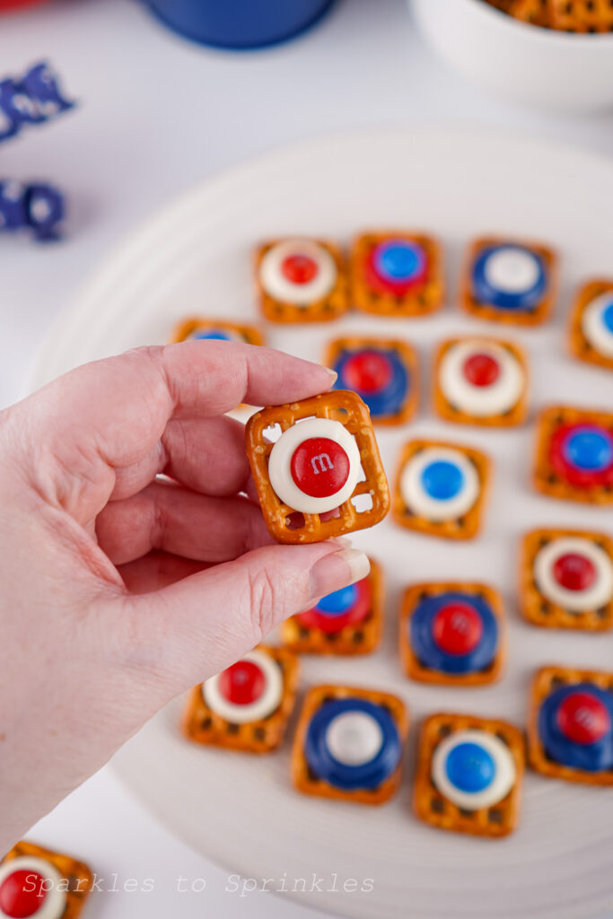patriotic pretzel bites