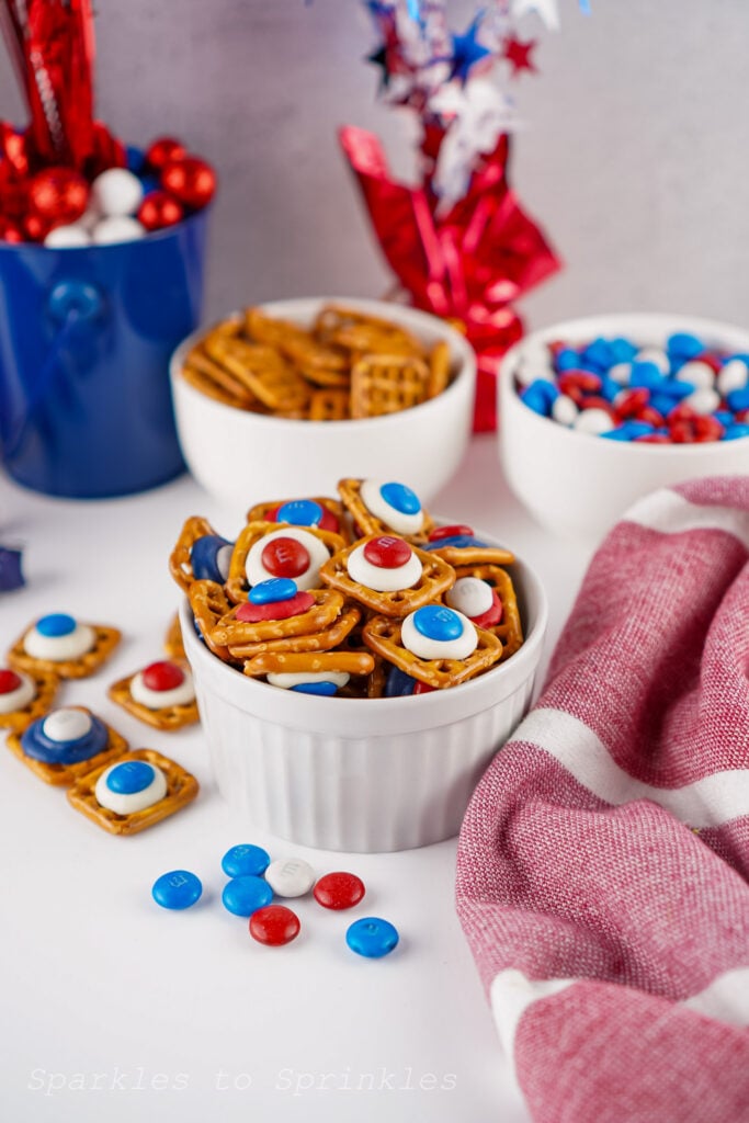 patriotic pretzel bites