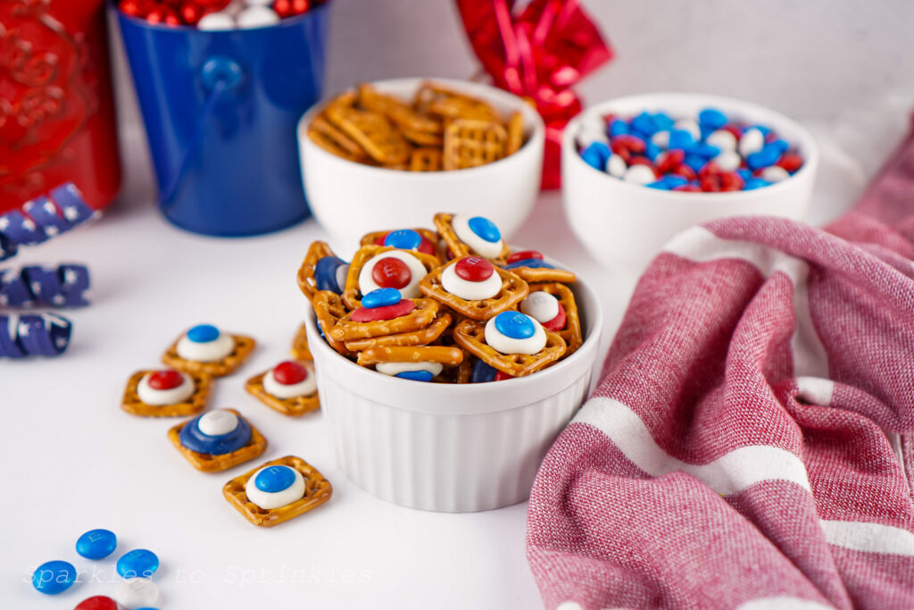 patriotic pretzel bites