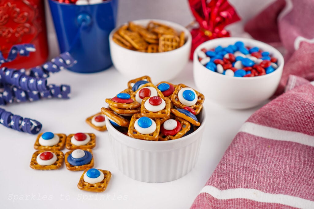 patriotic pretzel bites